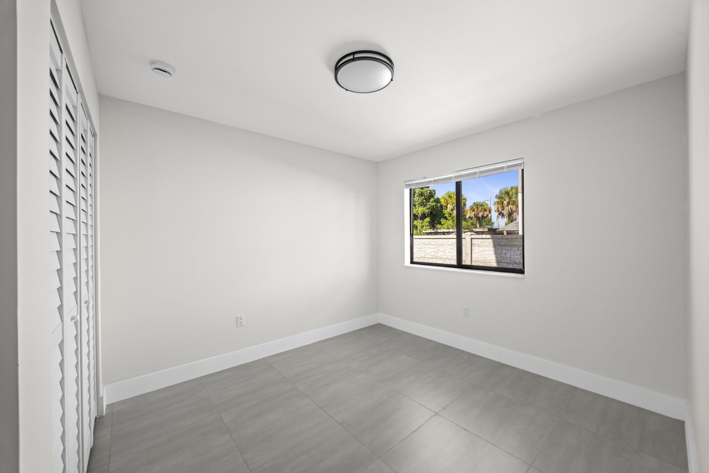 1181 Nw 66th Street - Photo 19