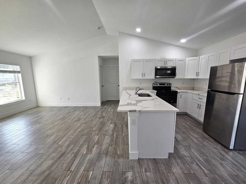 2447 Nw 5th Street - Photo 2