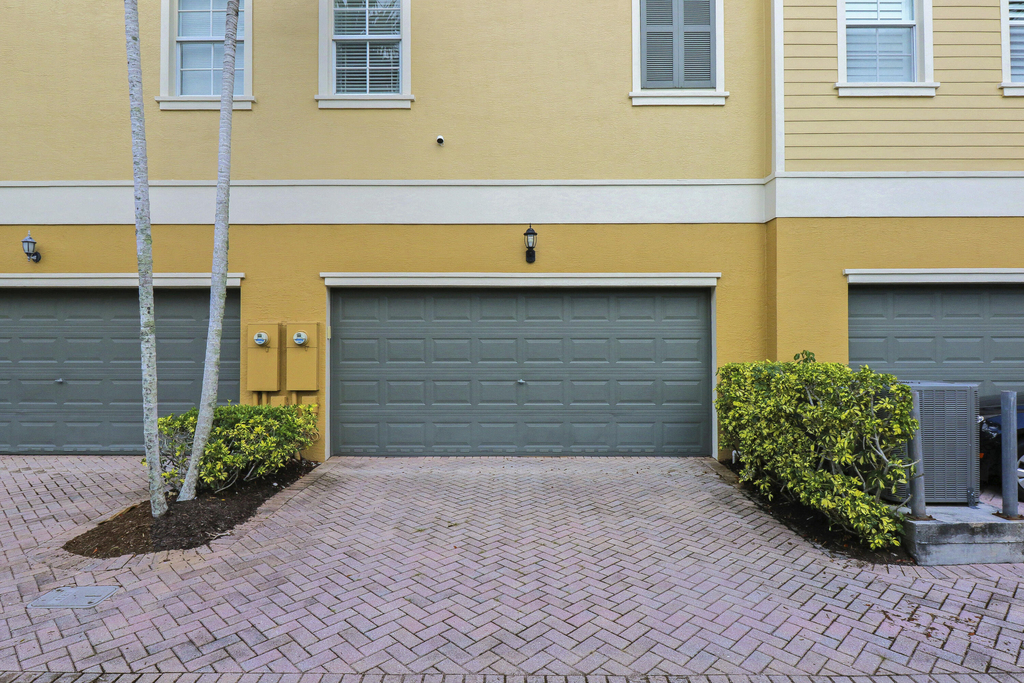 123 E Thatch Palm Circle - Photo 24