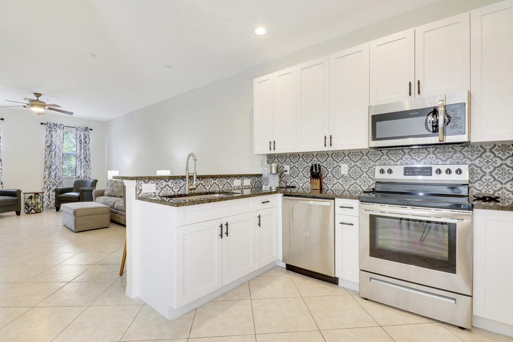 123 E Thatch Palm Circle - Photo 9