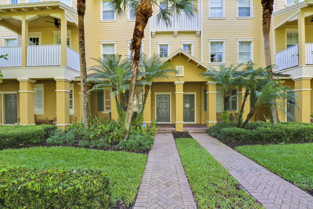 123 E Thatch Palm Circle - Photo 1