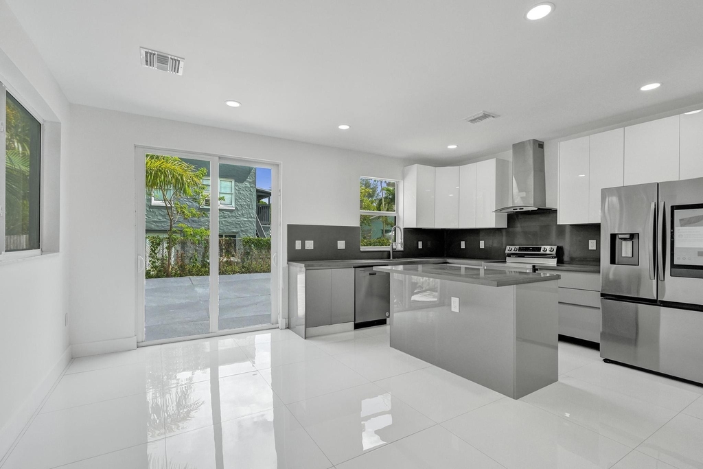 1215 W Las Olas Boulevard - Photo 5