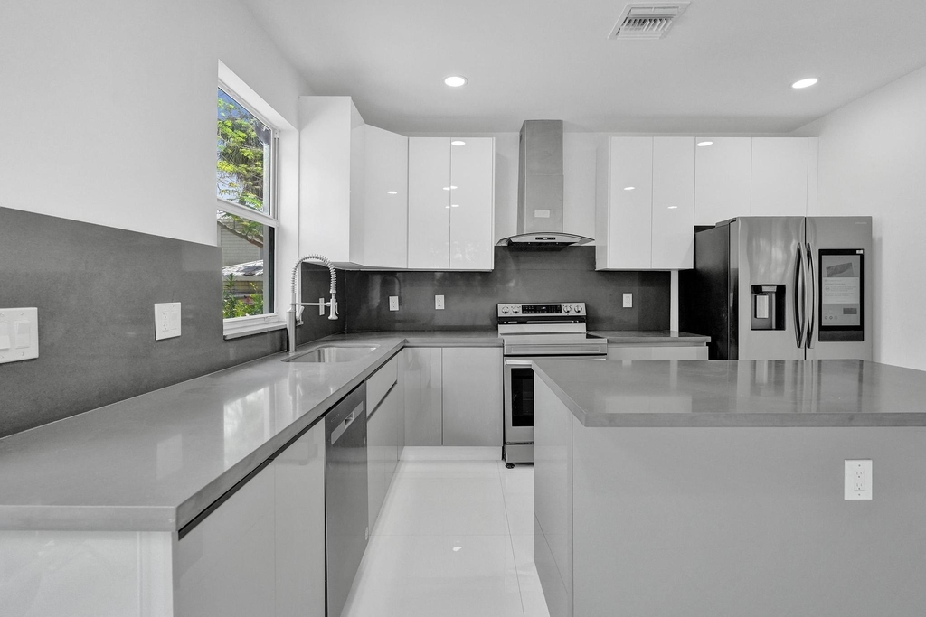 1215 W Las Olas Boulevard - Photo 8
