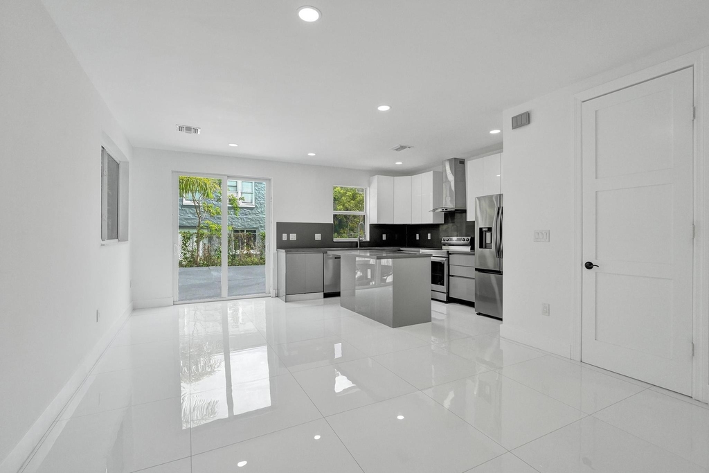1215 W Las Olas Boulevard - Photo 4