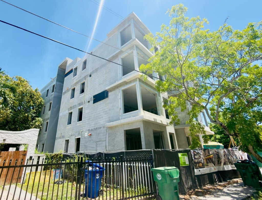 259 Nw 33rd Street - Photo 1