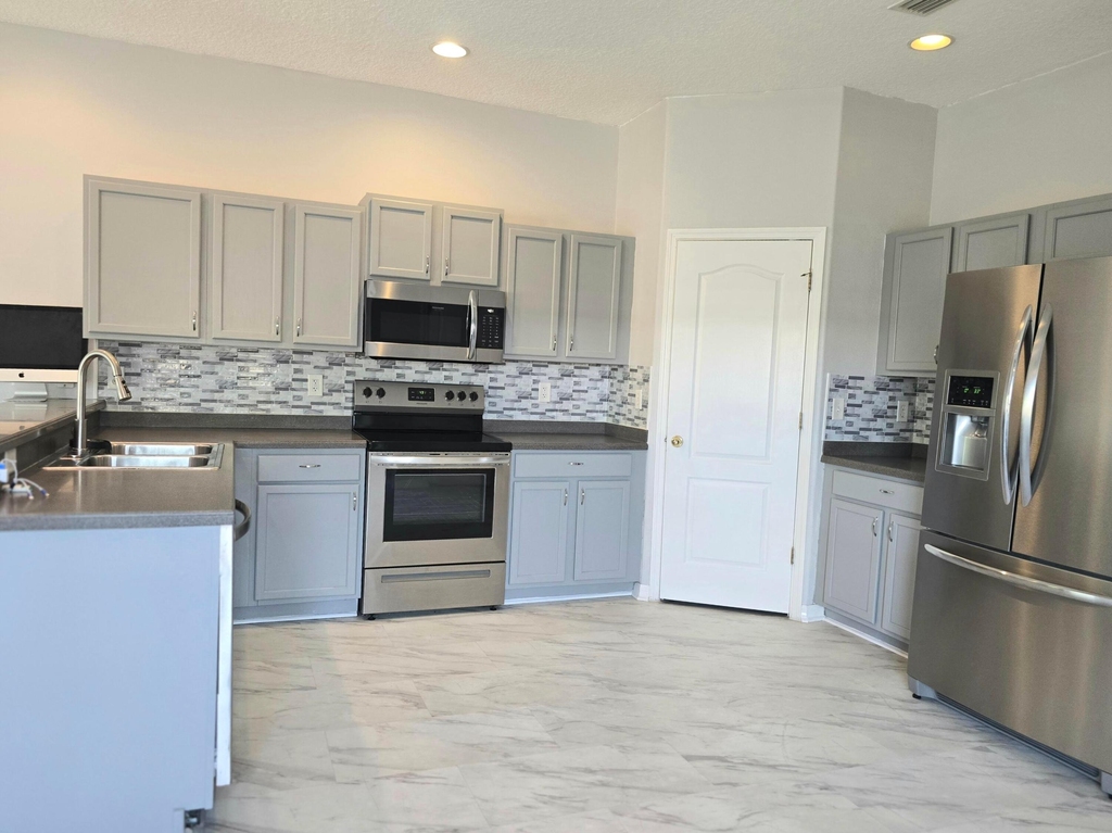 1112 Andrew Aviles Circle - Photo 4