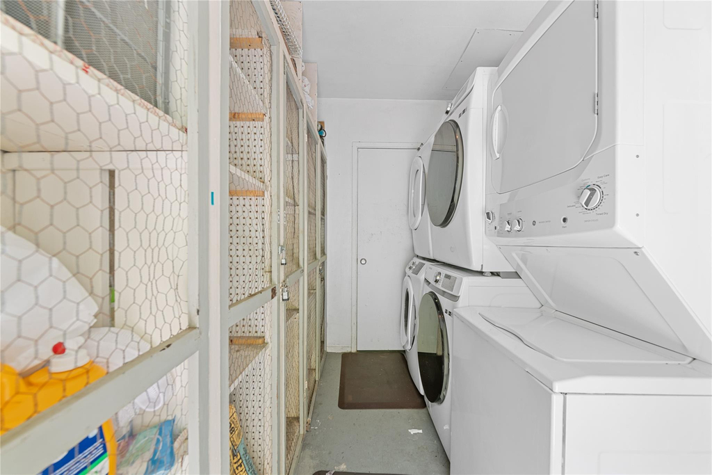 3015 Seville Street - Photo 34