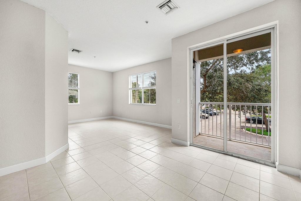 1008 Sw Shoma Drive - Photo 5