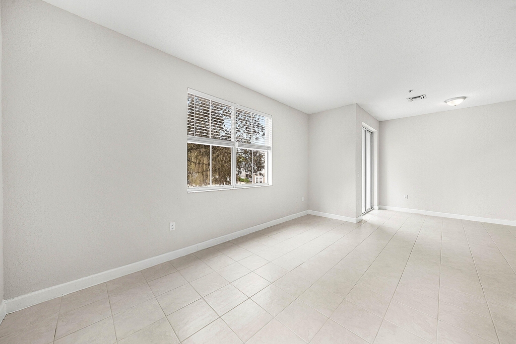 1008 Sw Shoma Drive - Photo 11