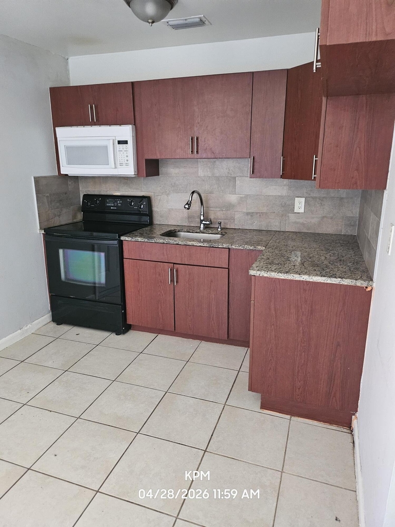 1002 Mcintosh Street - Photo 4