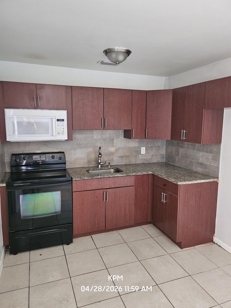 1002 Mcintosh Street - Photo 5