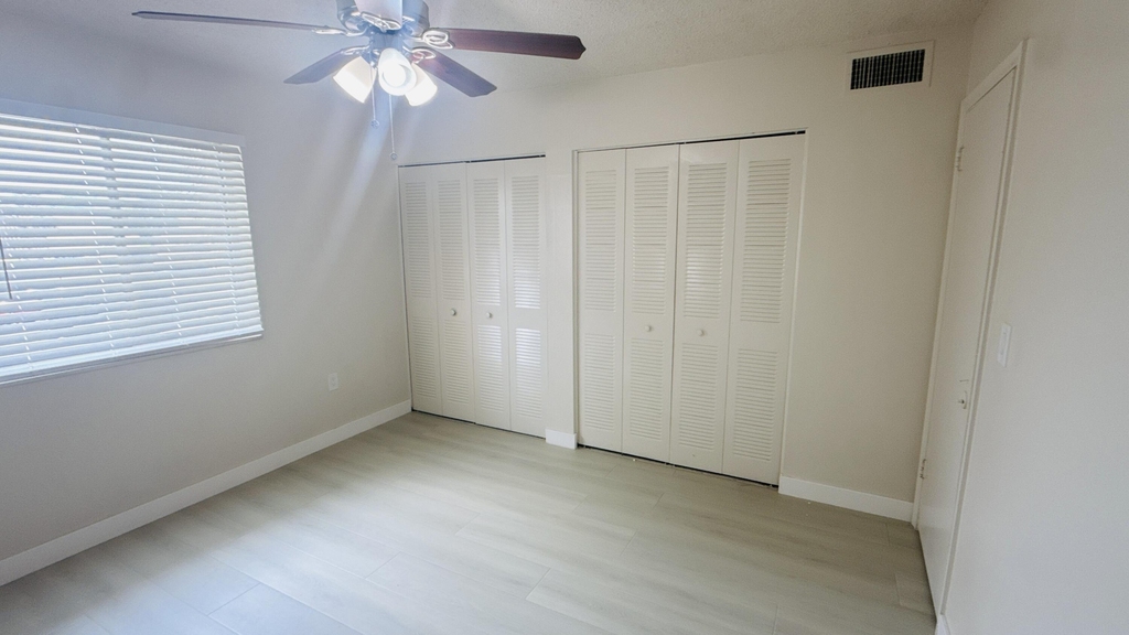 6106 Forest Hill Boulevard - Photo 8