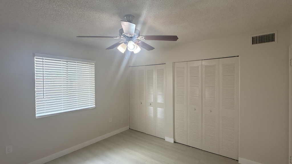 6106 Forest Hill Boulevard - Photo 10