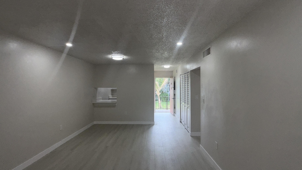 6106 Forest Hill Boulevard - Photo 6