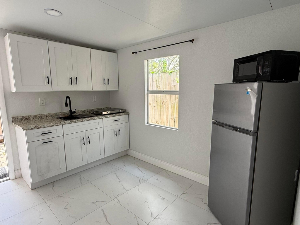 4904 Dillon Street - Photo 1