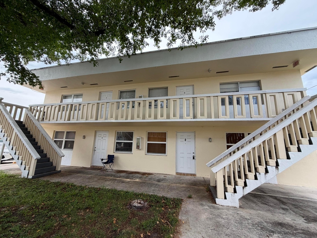 3660 Sw 60th Avenue - Photo 1