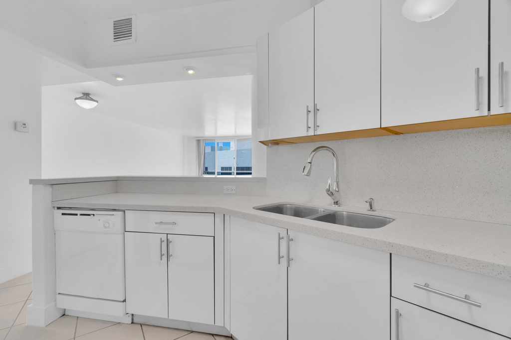 3725 S Ocean Drive - Photo 17