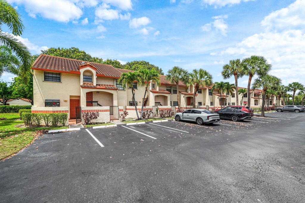 206 Congressional Way - Photo 1