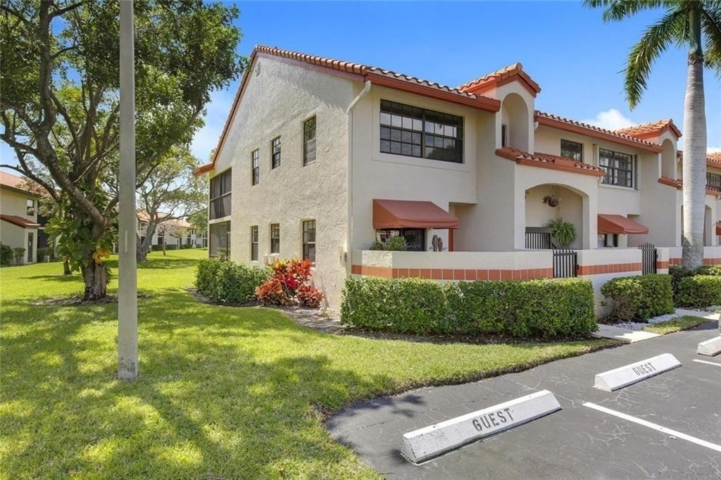 206 Congressional Way - Photo 0