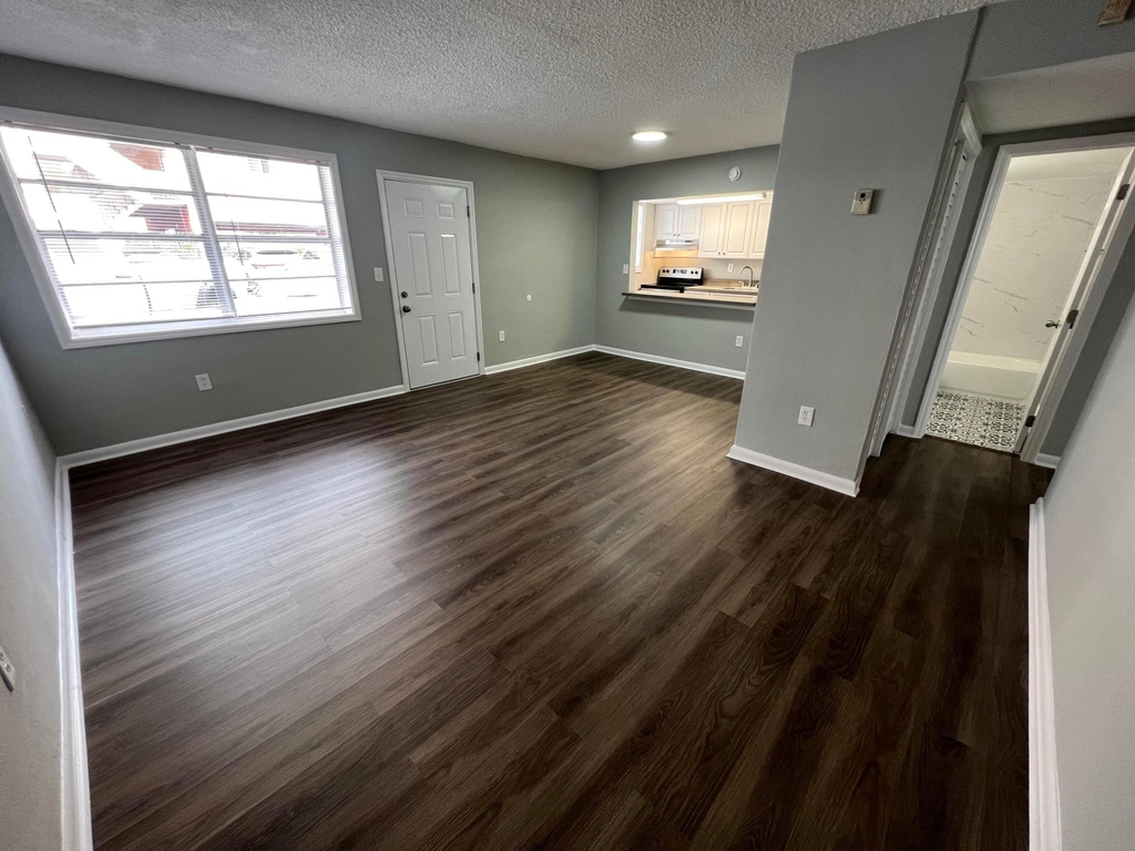 2561 Nw 135th Street - Photo 2