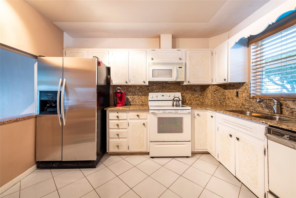 3333 Ne 36th Street - Photo 25
