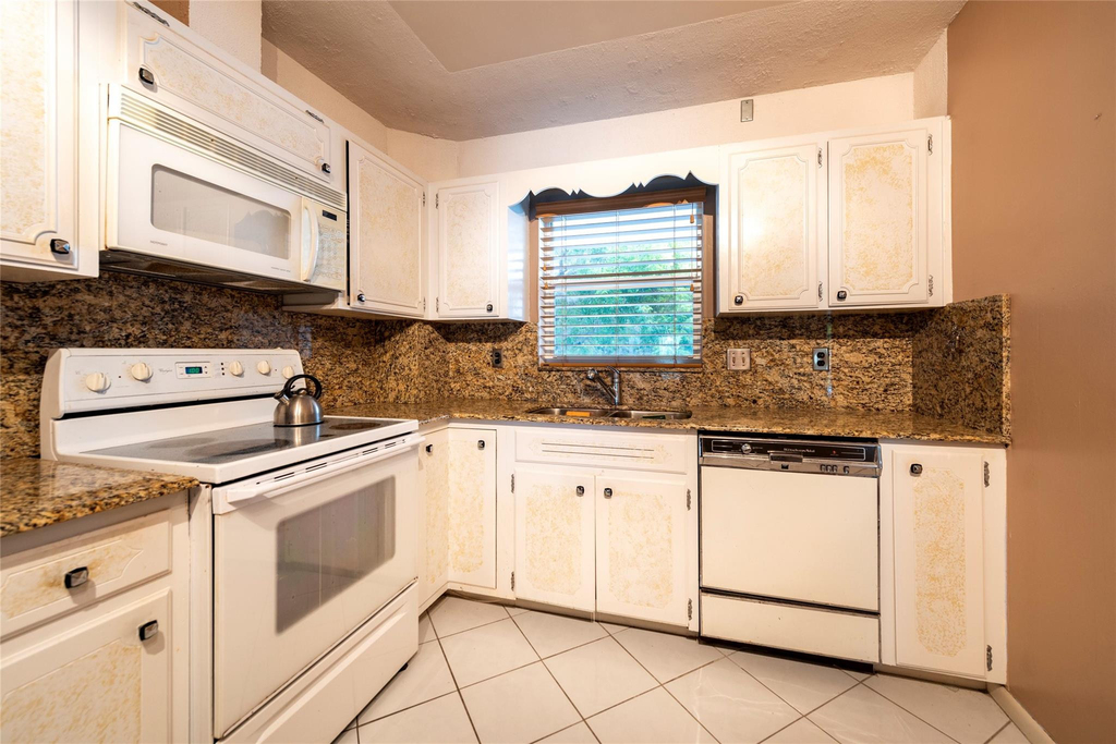 3333 Ne 36th Street - Photo 23