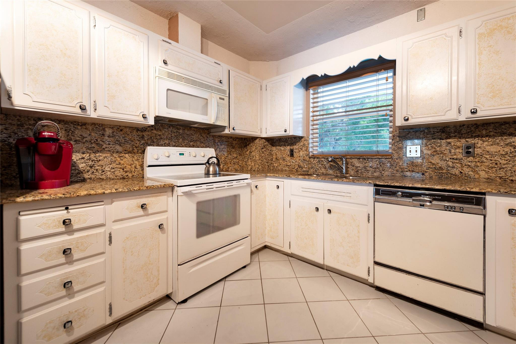 3333 Ne 36th Street - Photo 24