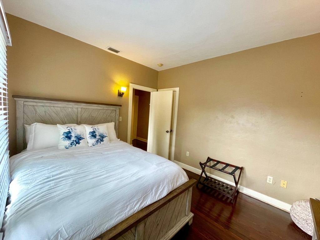 5555 Garden Avenue - Photo 7