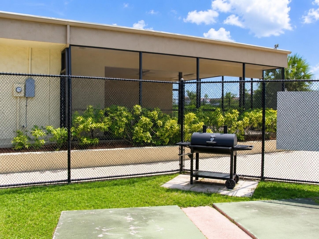 9355 Sw 8th Street - Photo 6
