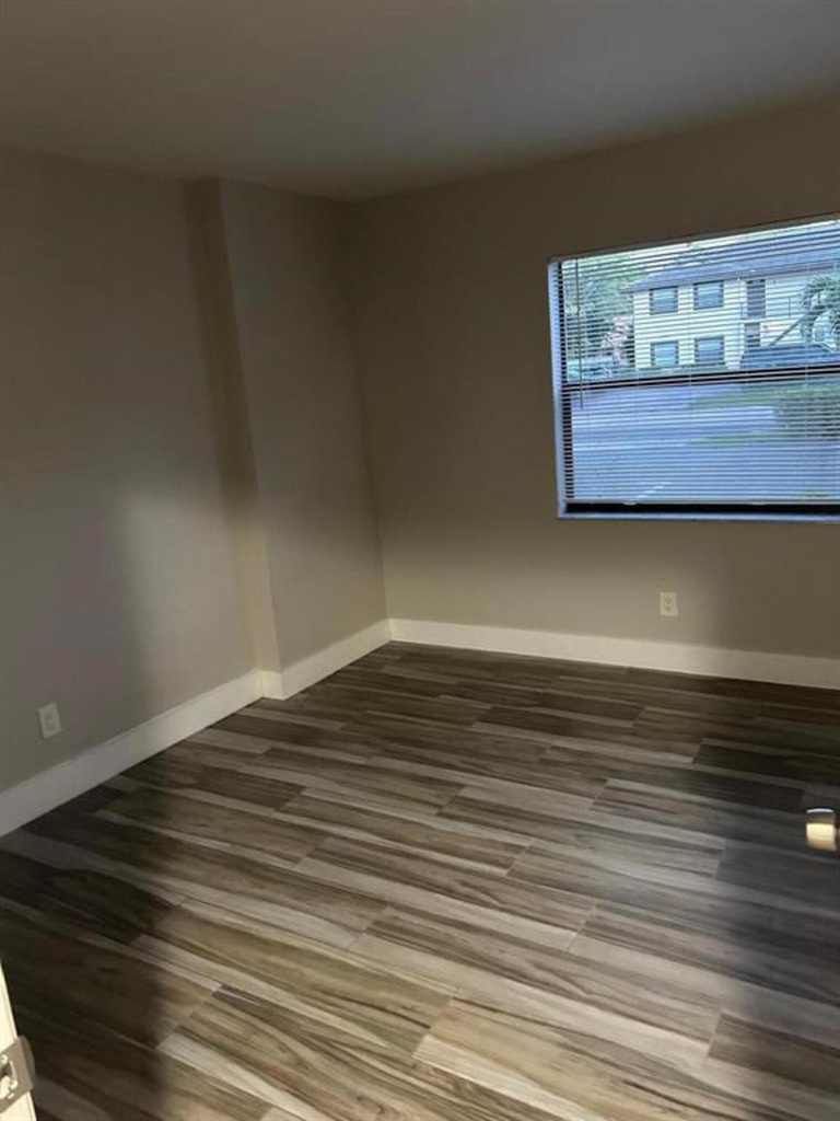11627 Nw 35th Court - Photo 13