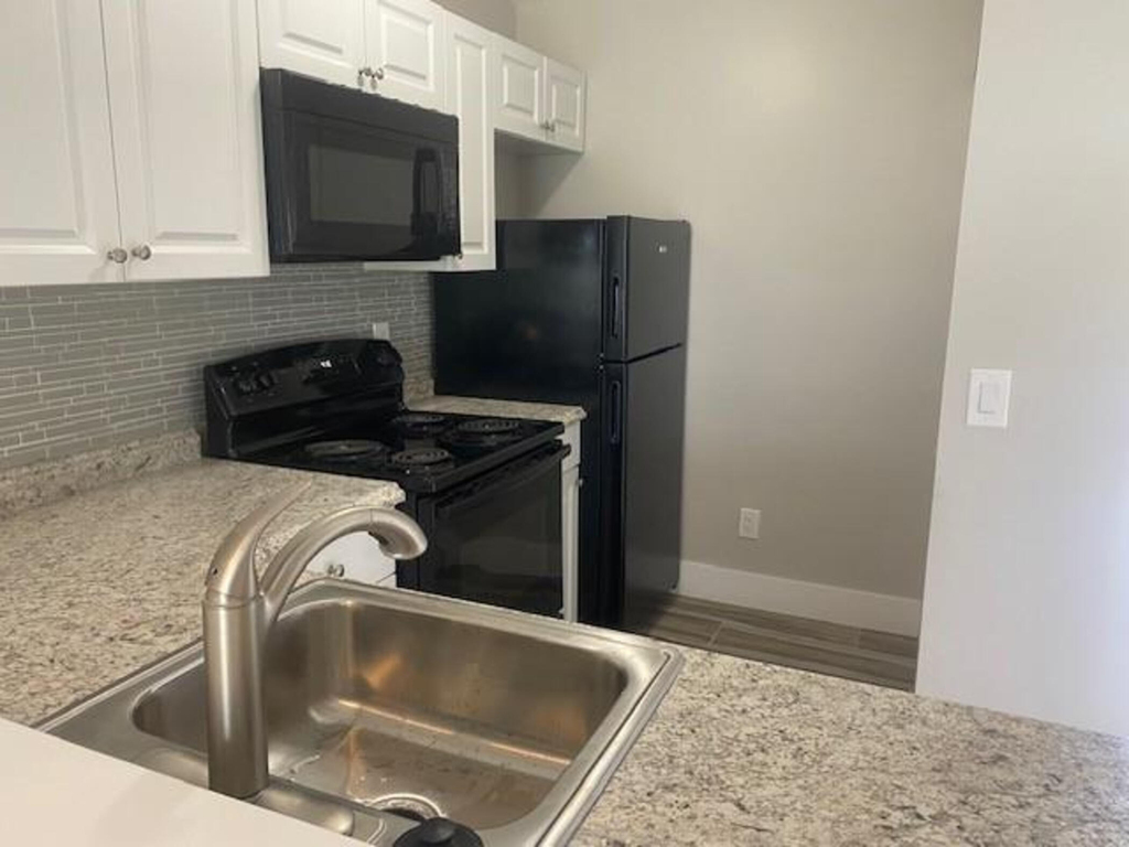 11627 Nw 35th Court - Photo 8