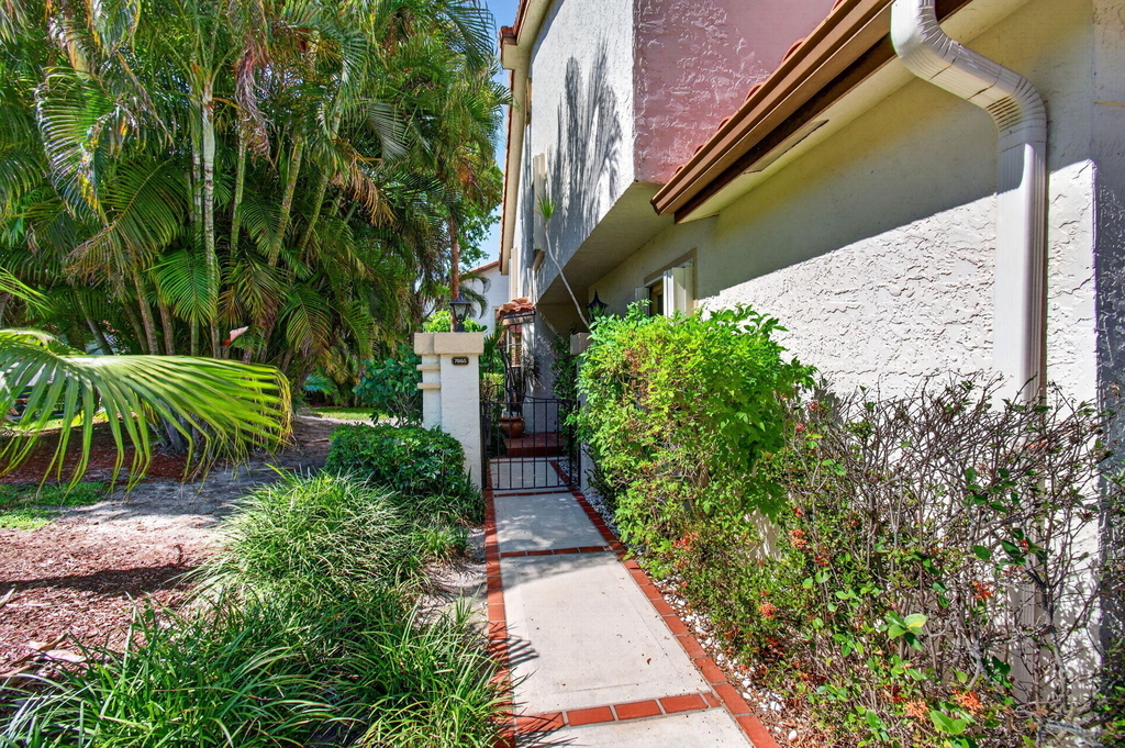 7865 La Mirada Drive - Photo 1