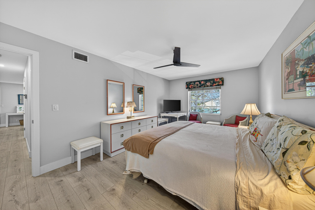 6429 Bay Club Drive - Photo 2