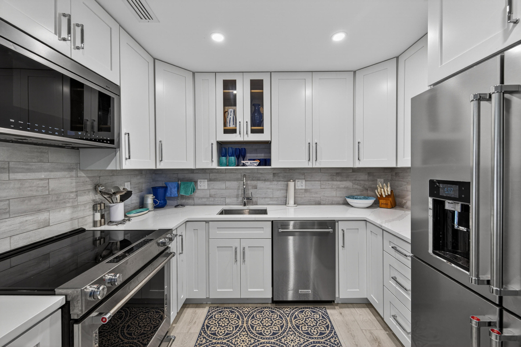 6429 Bay Club Drive - Photo 26
