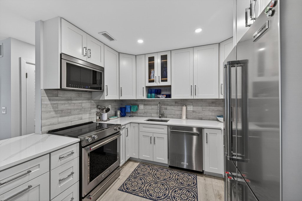 6429 Bay Club Drive - Photo 27