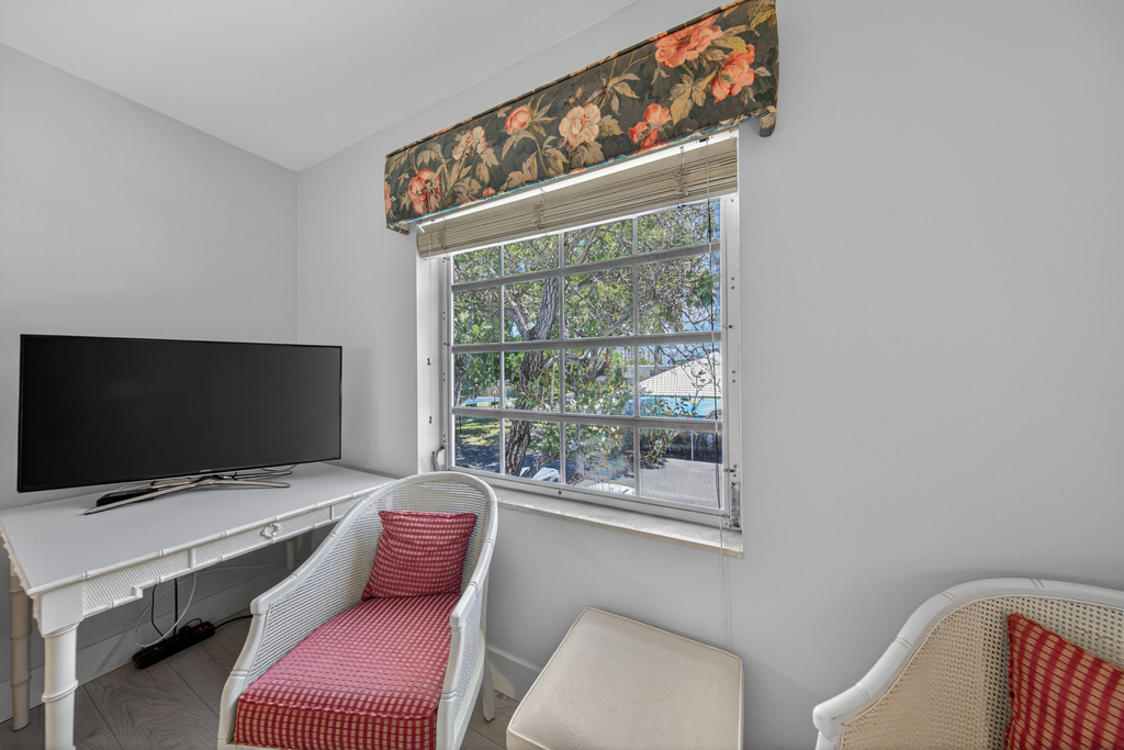6429 Bay Club Drive - Photo 4