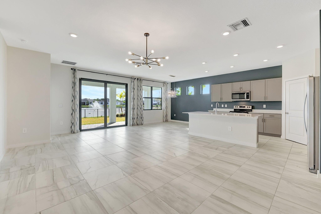 6007 Se Skyblue Circle - Photo 5