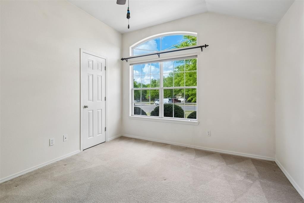 1708 Creekside Court - Photo 32