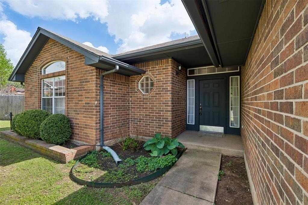 1708 Creekside Court - Photo 4