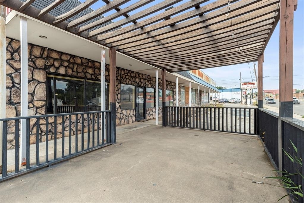 327 S Green Avenue - Photo 8