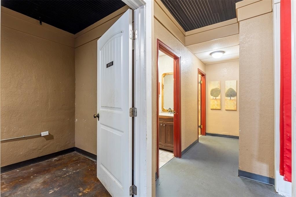 327 S Green Avenue - Photo 25