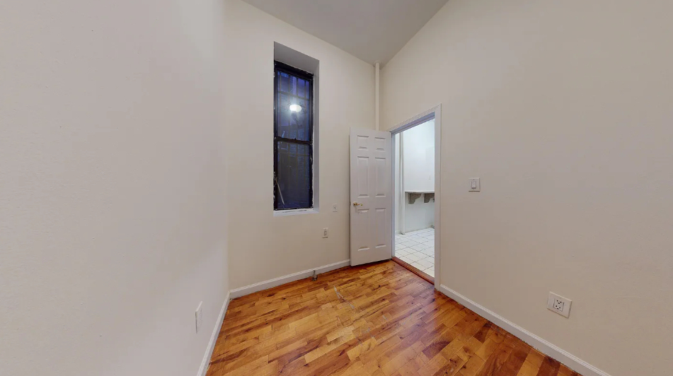 E38th Street Cozy 1 bedroom - Photo 4