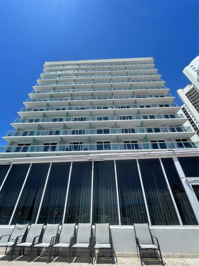 19201 Collins Avenue - Photo 35