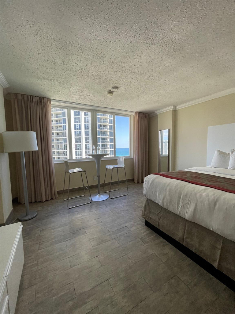 19201 Collins Avenue - Photo 19