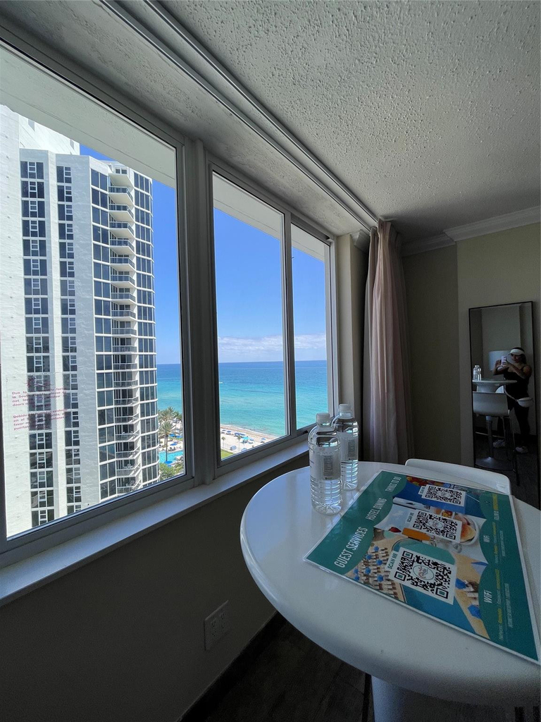 19201 Collins Avenue - Photo 20