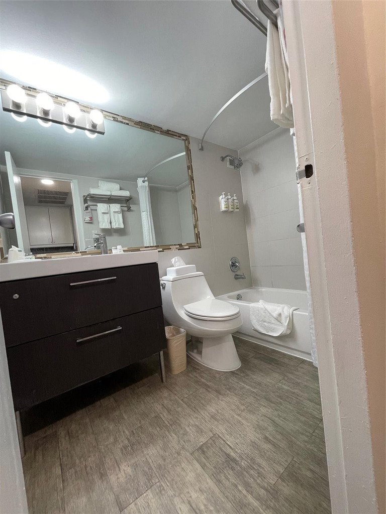 19201 Collins Avenue - Photo 17