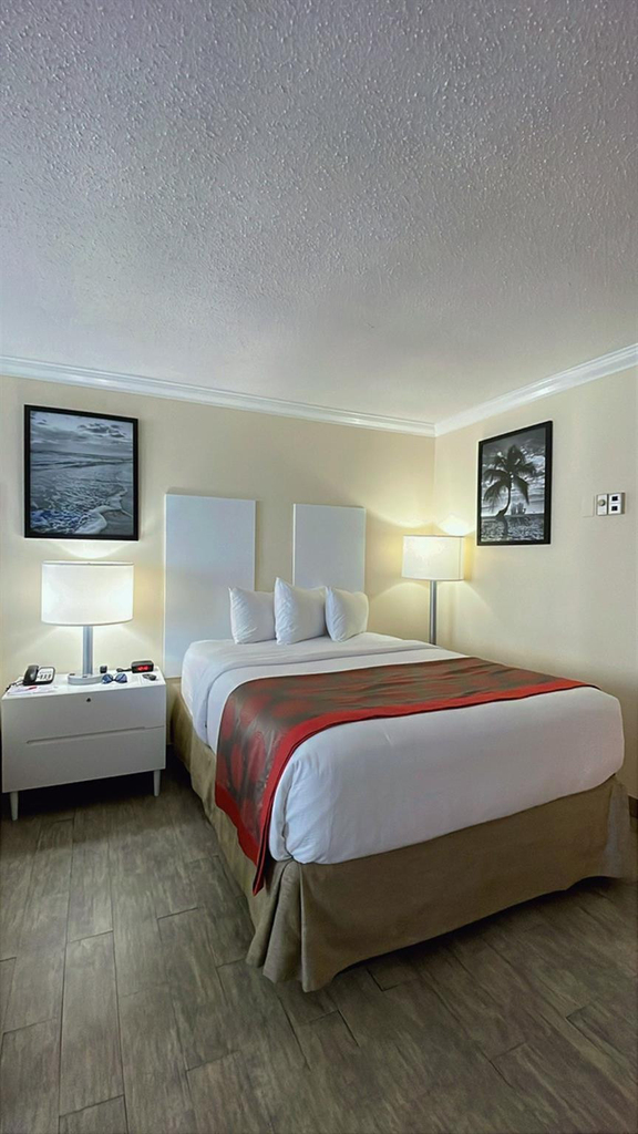19201 Collins Avenue - Photo 10