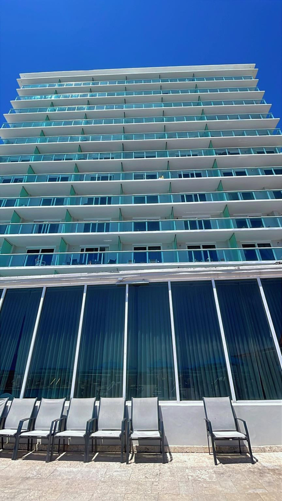 19201 Collins Avenue - Photo 36