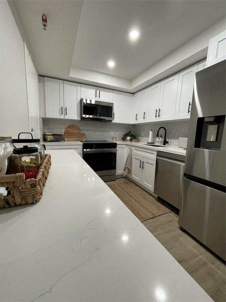 400 Kings Point Drive - Photo 5