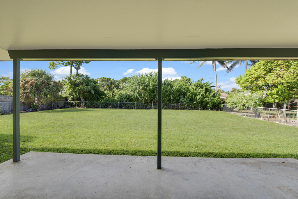2022 Collier Avenue - Photo 26